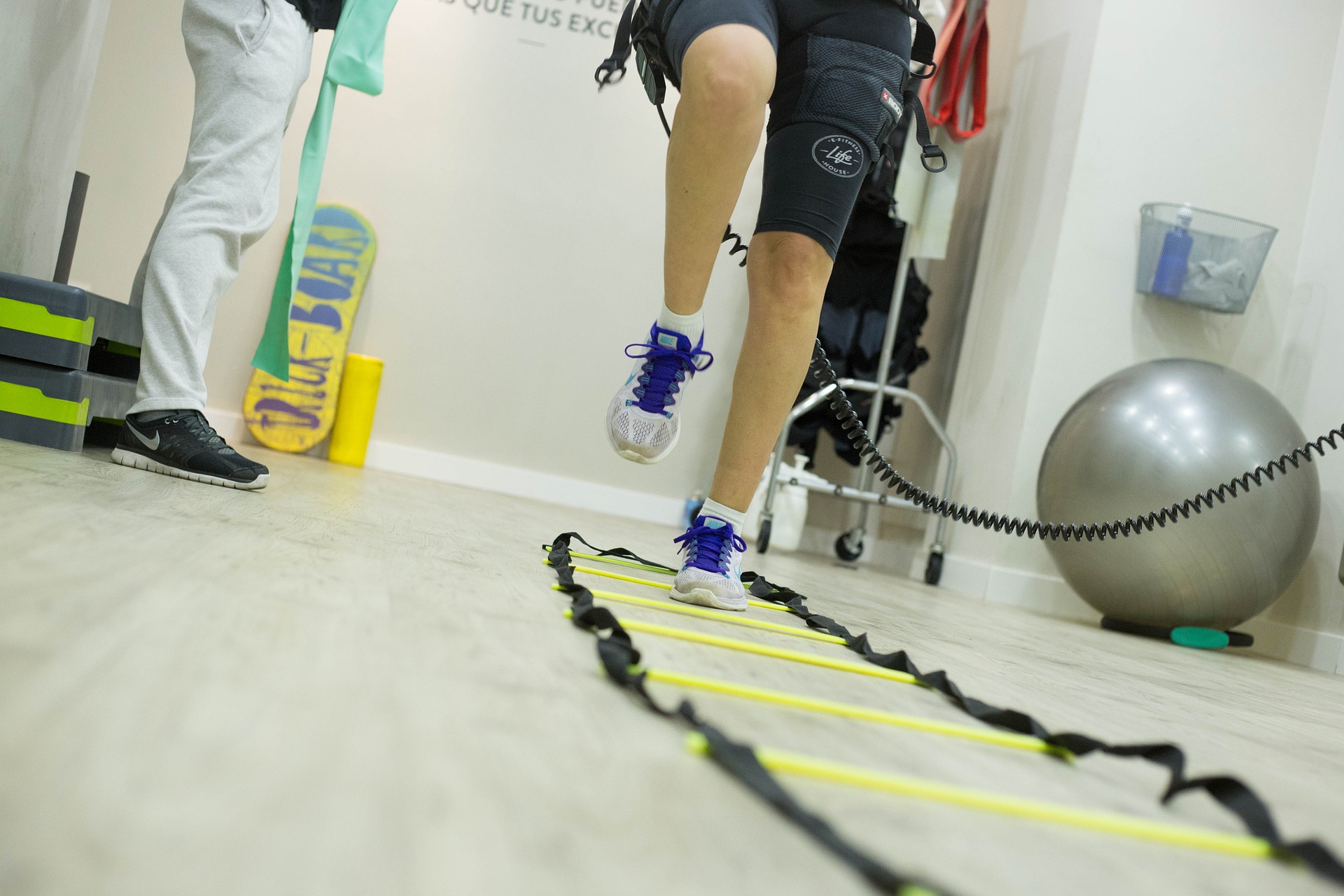 Rehabilitation courses for physiotherapists – an innovative NDT method